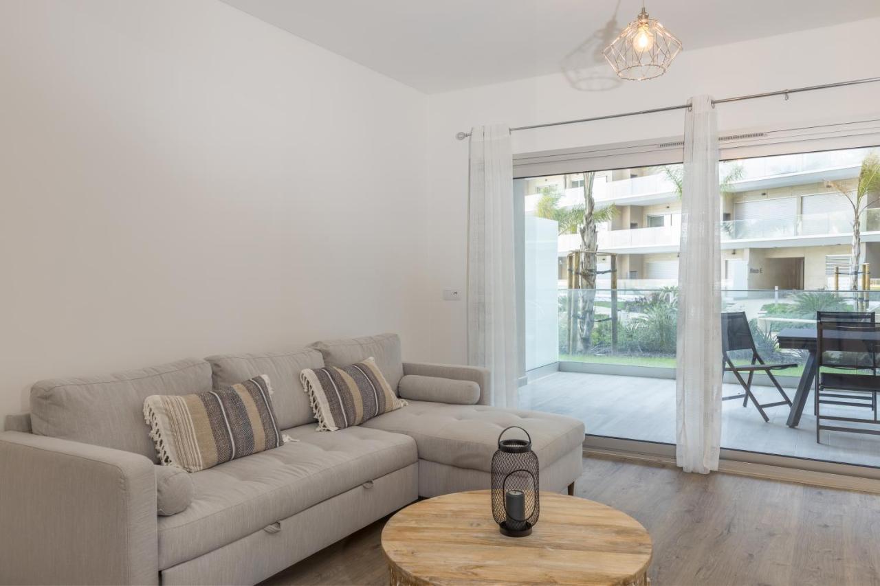 One River Seixal سيكسال المظهر الخارجي الصورة